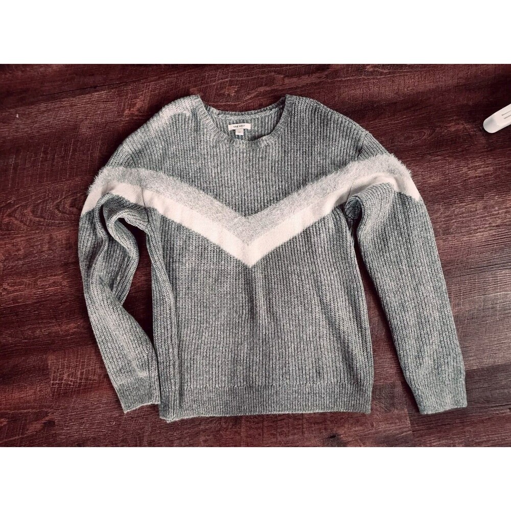 Womens M Nine West Chevron Gray Holiday Sweater